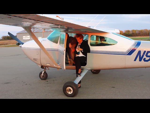 Visitors at the Wamego Airport (10-2011)